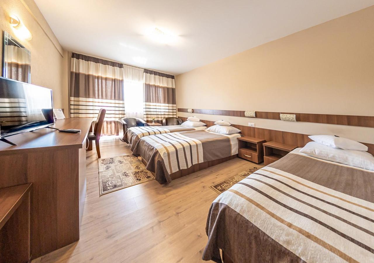Hotel Crisana Арад Экстерьер фото