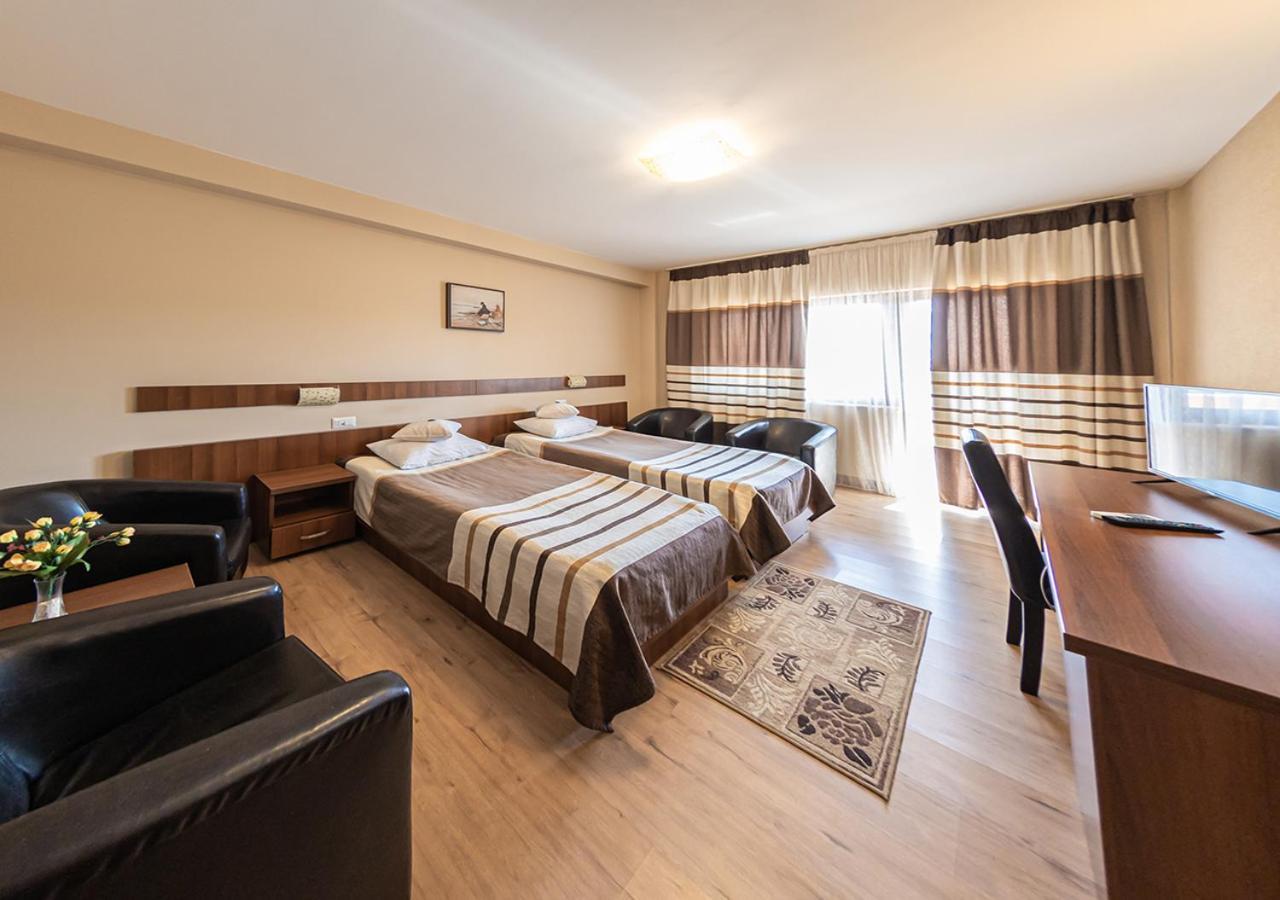 Hotel Crisana Арад Экстерьер фото