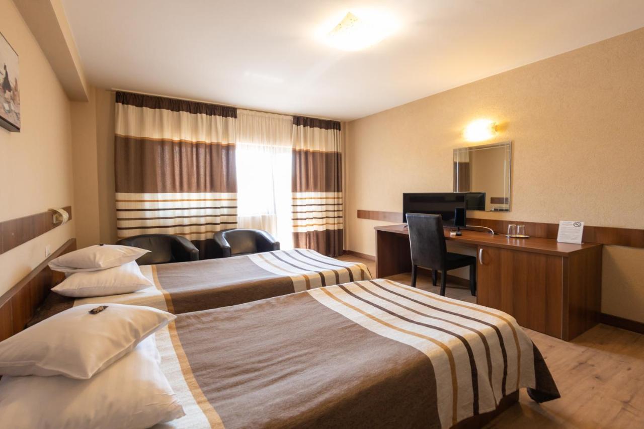 Hotel Crisana Арад Экстерьер фото