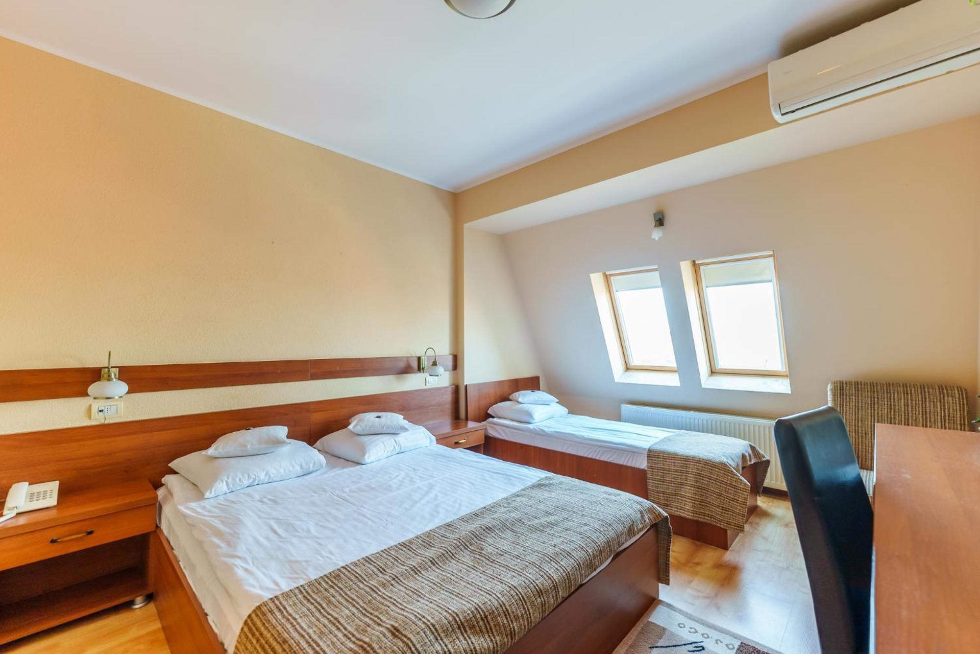 Hotel Crisana Арад Экстерьер фото