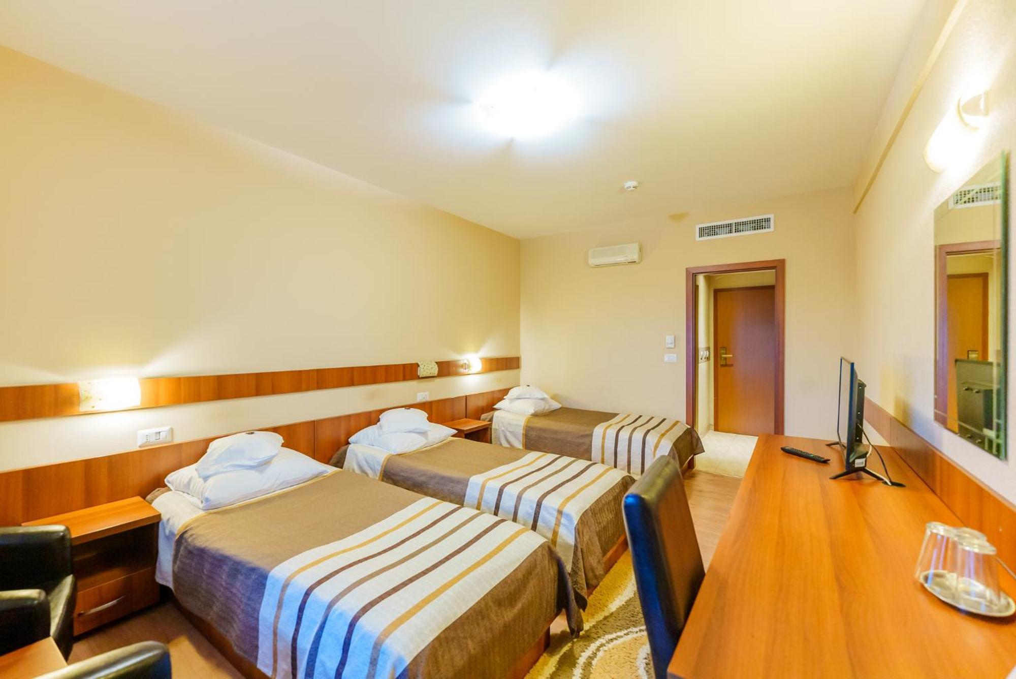 Hotel Crisana Арад Экстерьер фото